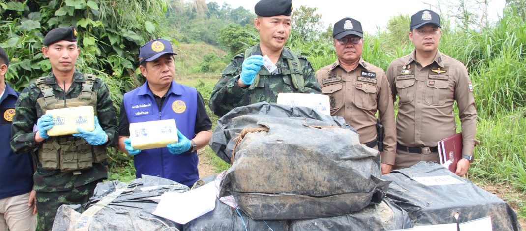 เชียงราย ทัพเจ้าตาก ปะทะชายแดนบ้านปางมะหัน แม่ฟ้าหลวง ยึดยาบ้า 2.4 ล้านเม็ด เป่าดับเฝ้าป่า 2 ศพ