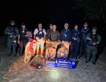 อดเที่ยวสงกรานต์ ฉก.ทพ.2110 ฉก.ทพ.21 กกล.สุรศักดิ์มนตรี รวบ 2 พี่น้องชาวอุบลฯ พร้อมยาบ้า 2.4 หมื่นเม็ด