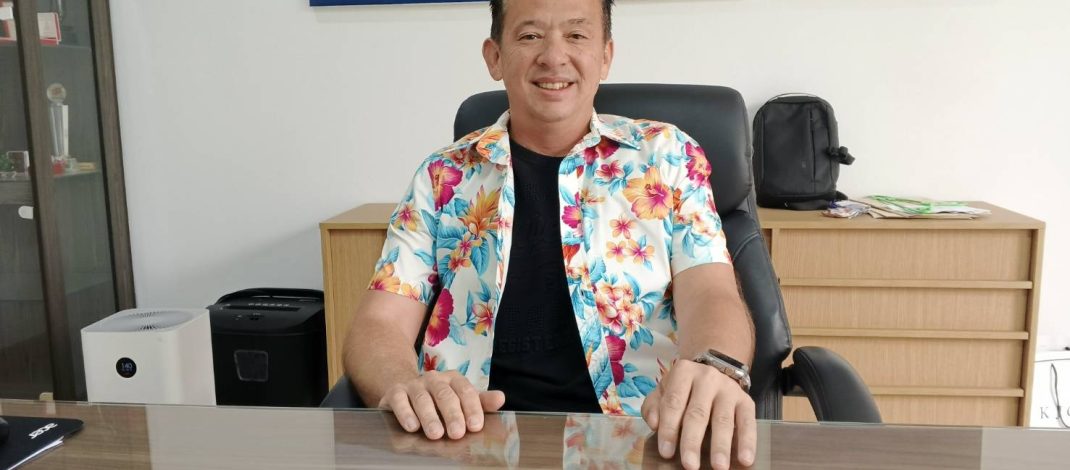 ทต.ช้างเผือก เคลียร์ขยะหลังสงกรานต์แล้ว ยันไม่มีตกค้าง ปรับระบบไฟฟ้าเป็นโซล่าเซลล์ ใช้รถ EV แทนน้ำมัน ลดค่าพลังงาน 15%