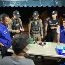 จ.ตราด ตั้งด่านเข้มชายแดน สกัดขนของเถื่อน-จับแรงงานผิดกฎหมาย ตรวจเจอยาเสพติดกลางดึก