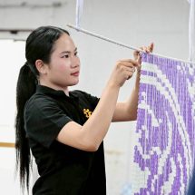 ย้อนรอยความวิจิตร “มมส ผสานศาสตร์และศิลป์” ร้อยเรียงดอกรัก ตกแต่งเวทีรับปริญญา