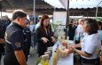 กาญจนบุรี – รัฐมนตรีช่วยว่าการกระทรวงเกษตรและสหกรณ์ เปิดงาน “ตลาดสินค้าเกษตรปลอดภัย ร่วมใจช่วยเกษตรกร @ เขื่อนแม่กลอง” จังหวัดกาญจนบุรี สร้างช่องทางตลาด เพิ่มรายได้เกษตรกร
