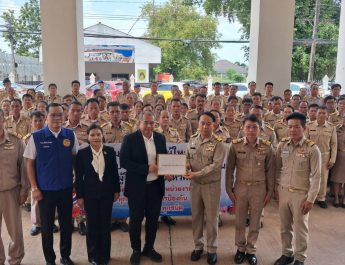 สกลนคร กำนัน ผญบ.ยื่นหนังสือประกาศจุดยืนถูกกล่าวหาค้ายาเพื่อศักดิ์ศรี