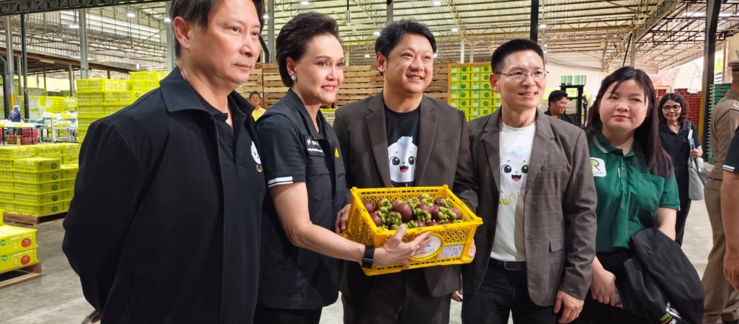 จันทบุรี- “ศุภจี” ถกทุกภาคส่วน พยุงราคามังคุด-ทุเรียน รับมือผลผลิตออกมากกลาง พ.ค. พร้อมเร่งทำตลาดล่วงหน้า เตรียมกระจายผ่าน“ไทยช่วยไทย” ดันบริโภคในประเทศ–ส่งออก-ต่อยอดแปรรูป แก้ปัญหาเชิงโครงสร้างทั้งระบบ