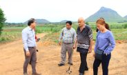 กาญจนบุรี – ประธานเซี่ยงไฮ้ไทยรับเบอร์ โปรดักส์จำกัด นำผู้ร่วมทุนชาวต่างประเทศ ลงดูพื้นที่ 3 แห่งเตรียมจัดตั้งโครงการ DATA CENTER m 81 เขตเศรษฐกิจพิเศษ wec กาญจนบุรี