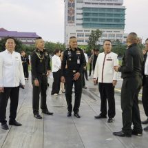 ผู้ว่าฯ กาฬสินธุ์ นำทีมลงพื้นที่ตรวจความเรียบร้อยและความพร้อมของเส้นทางเสด็จพระราชดำเนิน เพื่อเตรียมการรับเสด็จพระบาทสมเด็จพระเจ้าอยู่หัว และสมเด็จพระนางเจ้าฯพระบรมราชินี เสด็จพระราชดำเนินทรงประกอบพิธีตัดหวายลูกนิมิตพระอุโบสถ ณ วัดประชานิยม พระอารามหลวง