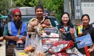 นราธิวาสคิกออฟ “ไทยช่วยไทย ลดค่าครองชีพ” นำร่องพื้นที่ อ.ตากใบ ผ่านเครือข่ายรถพุ่มพวง ลดค่าครองชีพส่งตรงถึงหน้าบ้าน
