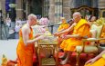 ศรัทธาล้น สาธุชนไทย-ดัตช์ร่วมอัญเชิญพระธาตุสมโภชพระประธาน ณ วัดพระธรรมกายเนเธอร์แลนด์