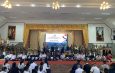 กาฬสินธุ์ ตร.เขาวงติวเข้มครู-นักเรียน “หนี ซ่อน สู้” ฝึกทักษะการเอาตัวรอด พร้อมมอบหมวกนิรภัยสร้างวินัยจราจร