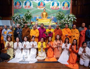 มหาปรากฏการณ์แห่งศรัทธา! พลังชาวพุทธ 14 ชาติหลอมรวมใจ เดินพาเหรดใจกลางเมลเบิร์น ประกาศคุณพระผู้มีพระภาคเจ้า นำ “ปัญญา-ความกรุณา” สู่สันติภาพโลก