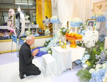 “พิพัฒน์”รวค. นำคณะผู้บริหารกระทรวงคมนาคม การรถไฟฯ และ ขสมก. ร่วมเคารพศพ แสดงความเสียใจครอบครัวผู้สูญเสีย พร้อมดูแลความรู้สึกของผู้ได้รับผลกระทบทุกรายอย่างเต็มที่