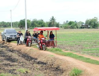 “นายกชนิเนตร สุวรรณกาศ” อบต.บ้านกาศ นำทีมสำรวจถนนที่ขอรับการสนับสนุนจาก อบจ.แพร่