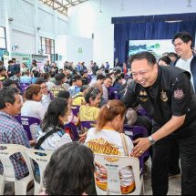 ชาวอุตรดิตถ์สุดปลื้ม! “นายกฯ อนุทิน” สั่ง “รมว.สุชาติ” มอบสมุด คทช. เดินหน้าแก้ปัญหาที่ดินทำกิน เพื่อให้ประชาชนมีความมั่นคงในชีวิตของรายได้และของครอบครัว