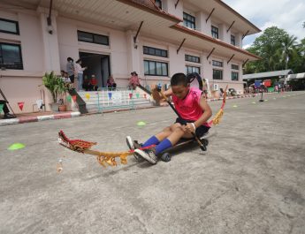 เทศบาลเมืองน่านหนุนกีฬาเยาวชน เปิดแข่งขัน “สเก็ตเรือน่าน” ครั้งที่ 18 สืบสานภูมิปัญญาท้องถิ่น