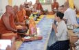 อำนาจเจริญ “รมต.สุขสมรวย” ร่วมทำบุญตักบาตร เนื่องในวันวิสาขบูชา สืบสานพระพุทธศาสนา