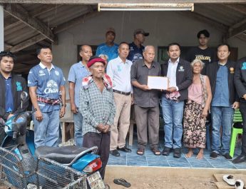 พังงา/ชาวบ้านโคกเจริญกว่า 30 ราย ยื่นหนังสือคัดค้านโครงการรถไฟทับปุด–กระบี่ ผ่านคลินิกทนายอาสาพรรคประชาธิปัตย์จังหวัดพังงา