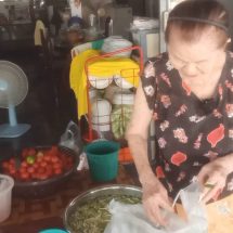 สกลนคร ส้มตำยายเรืองตำนานที่ยังเหลือคู่เมืองสกลฯ
