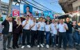 ‘อนุชา’ ควง ‘อภิสิทธิ์’ หาเสียงเขตสวนหลวง ขอเบอร์ 5 ทั้งสองใบ ชู ตลาดสะอาด-จัดการคนจรจัด พร้อมแก้ปัญหาน้ำท่วมแบบตรวจสอบได้ ย้ำ จัดการปัญหาขยะทั้งระบบ ลั่น จะทำให้คนรักประชาธิปัตย์กลับมา