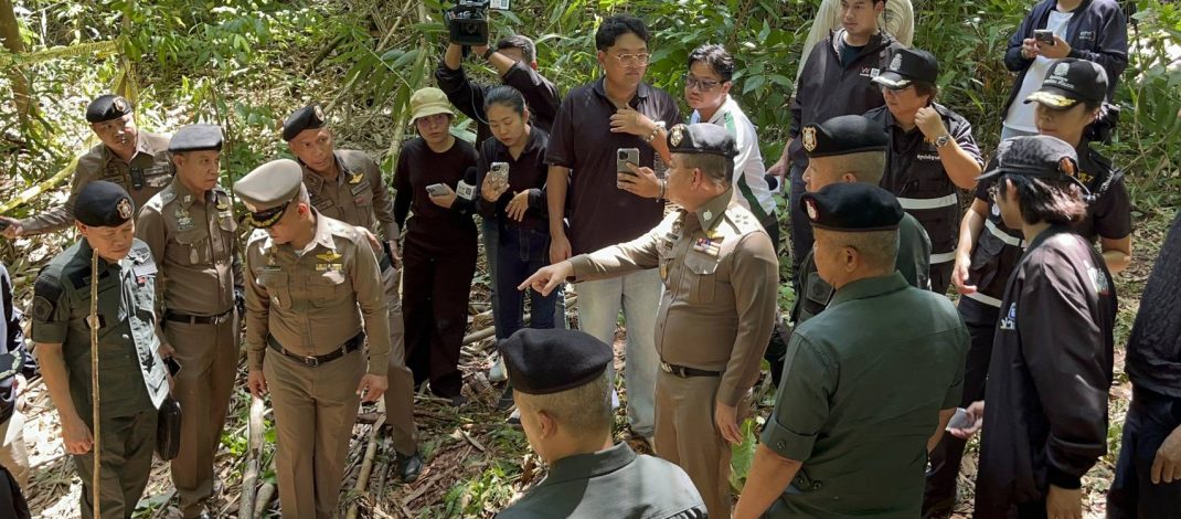 กาญจนบุรี – รอง ธนา ชูวงศ์ รอง ผบ.ตร. ลงพื้นที่ติดตามคดีน้ององุ่น เสียชีวิต กำชับเจ้าหน้าที่เร่งติดตามคนร้าย เพราะสังคมเฝ้าติดตามการเสียชีวิตของน้ององุ่น