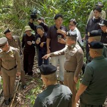 กาญจนบุรี – รอง ธนา ชูวงศ์ รอง ผบ.ตร. ลงพื้นที่ติดตามคดีน้ององุ่น เสียชีวิต กำชับเจ้าหน้าที่เร่งติดตามคนร้าย เพราะสังคมเฝ้าติดตามการเสียชีวิตของน้ององุ่น