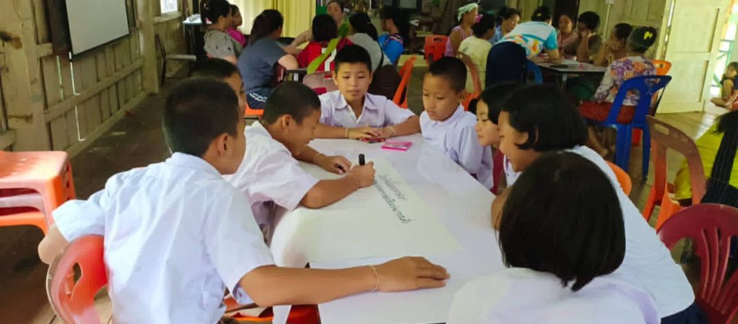 กาญจนบุรี – การศึกษาแบบฟังเสียงชาวบ้าน เป็นหลักคิดพื้นฐานที่สำคัญในการขับเคลื่อนพัฒนาโรงเรียน โดยการให้ความสำคัญรับฟังความคิดเห็น