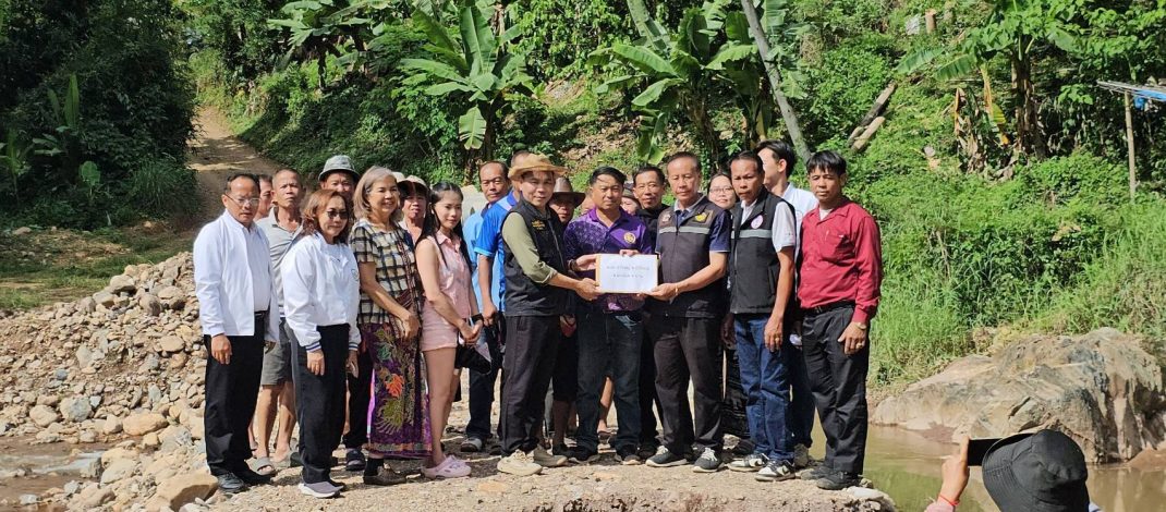 สส.น่าน เขต 2 ลงพื้นที่เร่งช่วยชาวบ้านบัวใหญ่ หลังสะพานขาดซ้ำ กระทบ 8 หมู่บ้าน เร่งประสานสร้างสะพานถาวรแก้ปัญหาระยะยาว