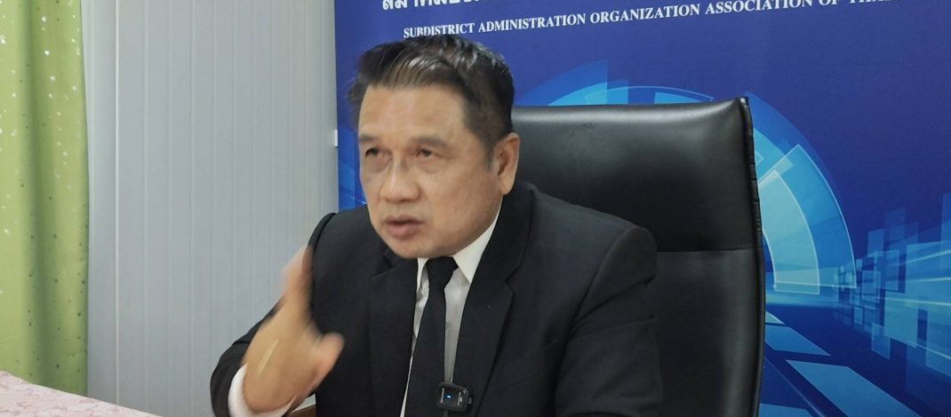 ปทุมธานี นายกสมาคม อบต.ยันการสอบท้องถิ่นควรให้ท้องถิ่นดำเนินการ ขณะที่ผู้สอบผ่านการคัดเลือกเสียใจได้รับผลกระทบอย่างหนัก