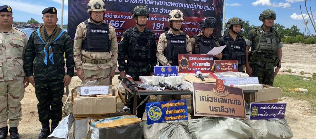 นราธิวาสเดือด! เปิดยุทธการ “พิฆาตยาเสพติด” ปูพรม 92 จุด ทลายคลังยานรก ยึดไอซ์ครึ่งตัน-ยาบ้าเฉียด 7 แสนเม็ด เด็ดปีกท่อน้ำเลี้ยงกลุ่มป่วนใต้