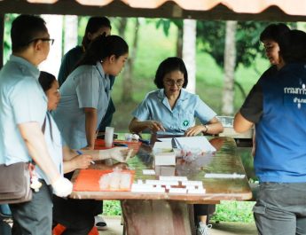 กาญจนบุรี – กรมอุทยานฯตรวจเข้ม ประเดิมตรวจฉี่ เจ้าหน้าที่อุทยานแห่งชาติลำคลองงู เจอฉี่ม่วง 12 คน จาก 61 คน