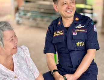 ปราจีนบุรี นายอำเภอนำทัพ”เคาะประตูบ้าน”ผู้สูงอายุและผู้พิการ ยืนยันตัวตนโครงการบัตรสวัสดิการแห่งรัฐปี 2569 ลั่นวาจา “ต้องไม่ตกหล่นแม้แต่รายเดียว”