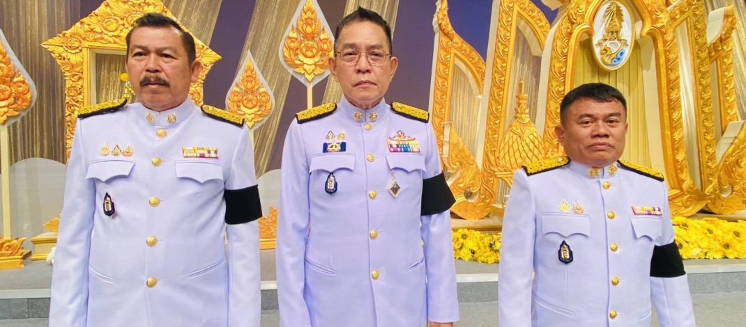 “ราเชน ตระกูลเวียง” หัวหน้าพรรคทางเลือกใหม่ พร้อมคณะกรรมาธิการการทหาร ร่วมบันทึกเทปถวายพระพรชัยมงคล เนื่องในโอกาสวันเฉลิมพระชนมพรรษา พระบาทสมเด็จพระเจ้าอยู่หัว