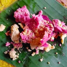แม่สะเรียงบูรณาการเร่งตรวจสอบกรณีไข่ไก่เปลี่ยนสีเป็นแดงชมพู หวั่นเป็นไข่ปลอม