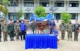 ชุดปฏิบัติการพิเศษฝ่ายปกครองอำเภอปาย บูรณาการร่วมหน่วยงานที่เกี่ยวข้อง สกัดจับผู้ต้องหา 4 ราย ลักลอบขนไม้ประดู่แปรรูปหวงห้าม พร้อมตรวจยึดยาเสพติด