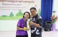 กาญจนบุรี – อบต.หลุมรัง จัดกิจกรรม “ดนตรีบำบัด” “เสียงเพลงบำบัดใจ”ช่วยให้ผู้สูงอายุได้ผ่อนคลายกล้ามเนื้อ ฝึกสมองผ่านการจำเนื้อร้องและจังหวะ