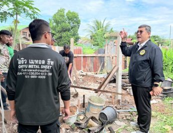 “นายกดำรงเกียรติ กิตติประภัสร์” ทต.เด่นชัย ลุยโครงการซ่อมแซมและปรับปรุงบ้านภายใต้โครงการซ่อมแซมบ้านผู้สูงอายุฯ