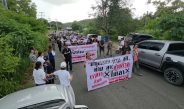 กาญจนบุรี – ชาวหนองตากยาเดินขบวนถือป้ายคัดค้านสร้างโรงงานหลอมโลหะ ยื่นหนังสืออำเภอท่าม่วง หน่วยงาน