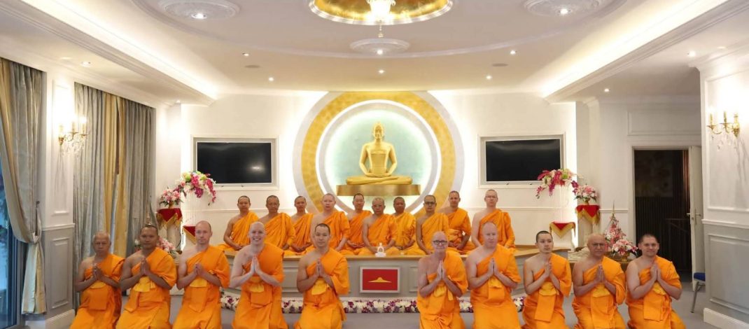 พระนานาชาติจาก 13 ประเทศฝึกสมาธิเรียนพระวินัย เดินหน้าสืบทอดพุทธศาสนาในยุโรป