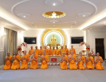 พระนานาชาติจาก 13 ประเทศฝึกสมาธิเรียนพระวินัย เดินหน้าสืบทอดพุทธศาสนาในยุโรป