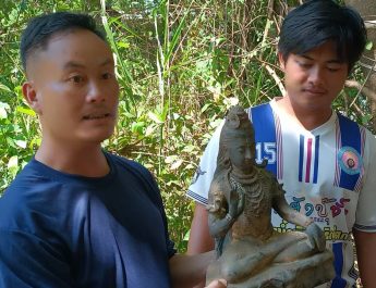 ปราจีนบุรี ตลึง!หนุ่มตกปลาพระพุทธรูปติดเบ็ด