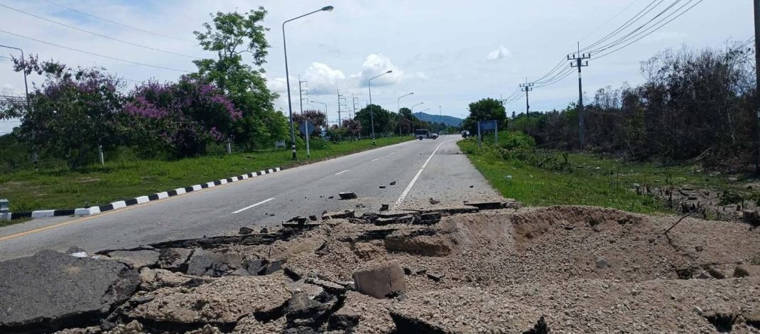 ป่วนนราธิวาส! ลอบบึ้มสามแยกสะปอม ตากใบ นักท่องเที่ยวมาเลเซียบาดเจ็บ 2 ราย