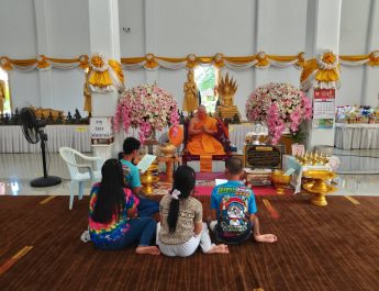 ปทุมธานี เฮลั่น! สมหวัง 2 ต่อเจ้าของร้านธูปแก้บนไอ้ไข่วัดบึงบา–แม่ตะเคียนทอง หลังรับโชคลูกค้าถูกตาม อีก 8 คน นักธุรกิจแห่แก้บนท้าวเวสฯดลธุรกิจพุ่งทะเป้า