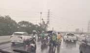 ระทึก! ฟ้าผ่ากลางสะพานยกระดับรัชวิภา หนุ่มขี่ จยย. ฝ่าสายฝนบาดเจ็บสาหัส