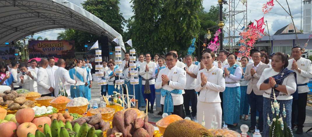 นางรำกว่าพันคนงานบุญซำฮะสักการะเจ้าพ่อกุดป่องบูชาพญานาคปู่ไหลคำมา