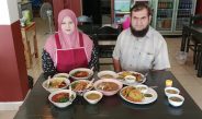 ร้านรสมือบะหมี่จับกังเนื้อแดง&ครัวราณี อาหารอิสลาม ของชาวอิสลามและคนทั่วไปของจังหวัดอุตรดิตถ์