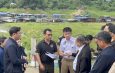 กาญจนบุรี : ประธานผู้ตรวจการแผ่นดิน นำทีมลงพื้นที่สังขละบุรี สางปัญหาบุกรุกที่ดินรัฐ-จัดระเบียบแพสะพานมอญ ย้ำบูรณาการหน่วยงานเพื่อจัดระเบียบพื้นที่ใหม่ทั้งหมด
