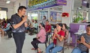 ผู้ว่าฯ น่านสั่งเพิ่มช่องบริการขนส่ง รับยื่นอุทธรณ์บัตรสวัสดิการฯ จาก 3 เป็น 6 ช่อง เร่งลดเวลารอประชาชน หลังชาวบ้านแห่แก้ไขข้อมูลครอบครองรถกว่า 400 รายต่อวัน เหตุชื่อยังติดฐานข้อมูลกรมการขนส่งฯ กระทบสิทธิ์บัตรสวัสดิการแห่งรัฐปี 2569 พร้อมขยายเวลาบริการถึง 20.00 น.
