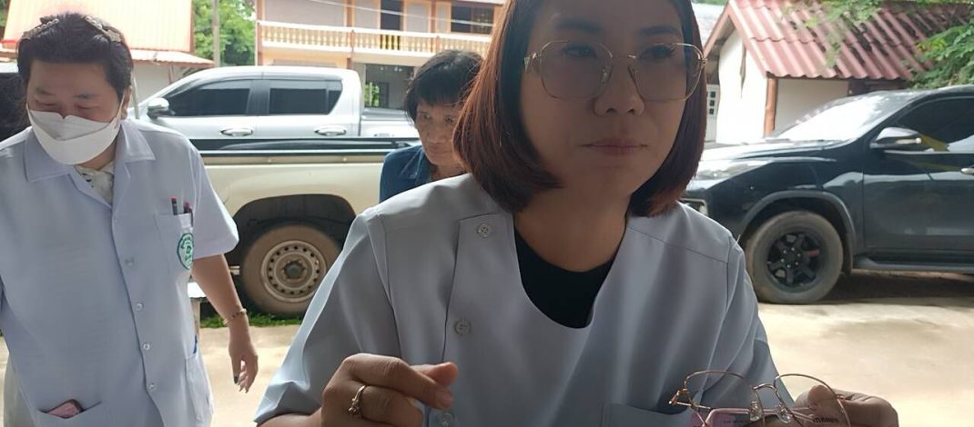 ปราจีนบุรี อบต.ตัดแว่นสายตาแก่ประชาชนฟรี