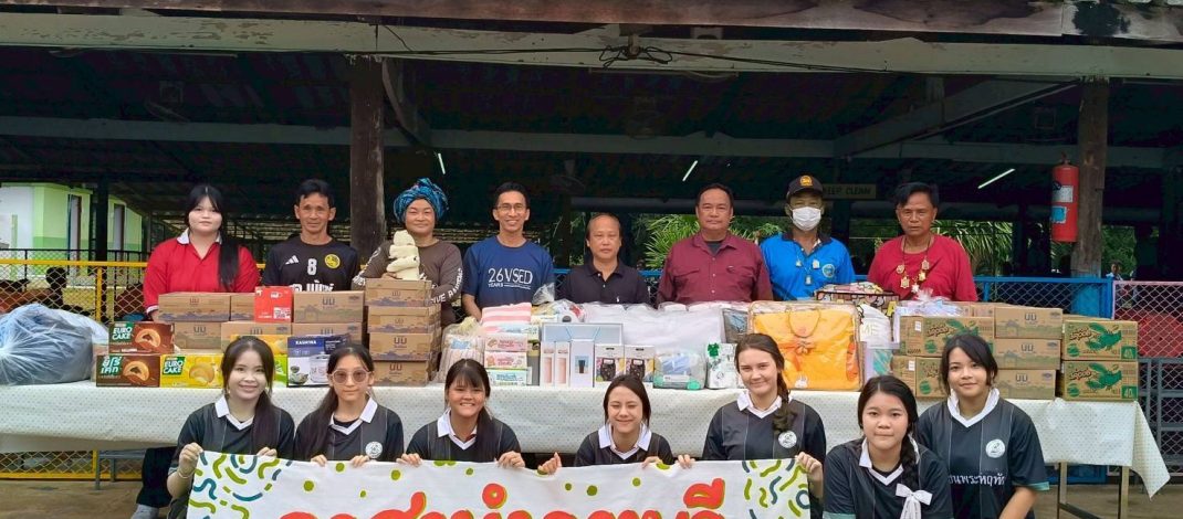 กาญจนบุรี – ไม่ทอดทิ้งชุมชนแม้จะเกษียณจากกำนัน!! ประธานสภาลมหายใจ พร้อมคณะร่วมบริจาคทุนการศึกษา
