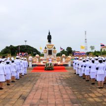 ลพบุรี องคมนตรีเป็นผู้แทนพระองค์วางพวงมาลาถวายราชสักการะพระบรมราชานุสาวรีย์สมเด็จพระนารายณ์มหาราช