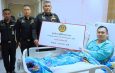 กาญจนบุรี – มอบเงินเยียวยาจากกองทุนช่วยเหลือผู้ประสบสาธารณภัยสำนักนายกรัฐมนตรี ผู้ได้รับผลกระทบจากกรณีเหตุการณ์สถานการณ์ชายแดนไทย – กัมพูชา
